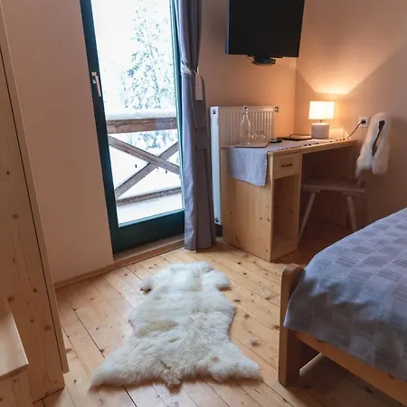 Hiša za goste Brunarica 3*
